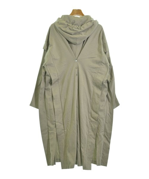 ASYVAD. ชุดเดรส