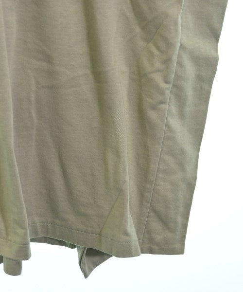 ASYVAD. ชุดเดรส