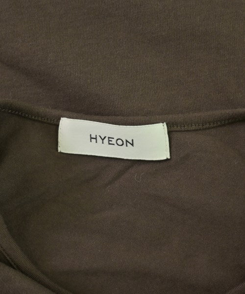 HYEON เสื้อยืด/เสื้อท็อปส์