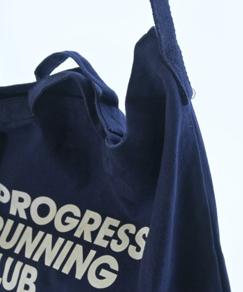 PROGRESS RUNNING CLUB กระเป๋าถือขนาดใหญ่