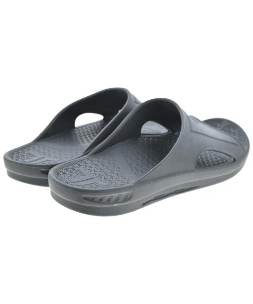 TELIC รองเท้าแตะ