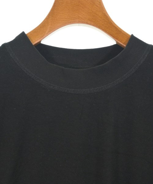 Fano Studios เสื้อยืด/เสื้อท็อปส์