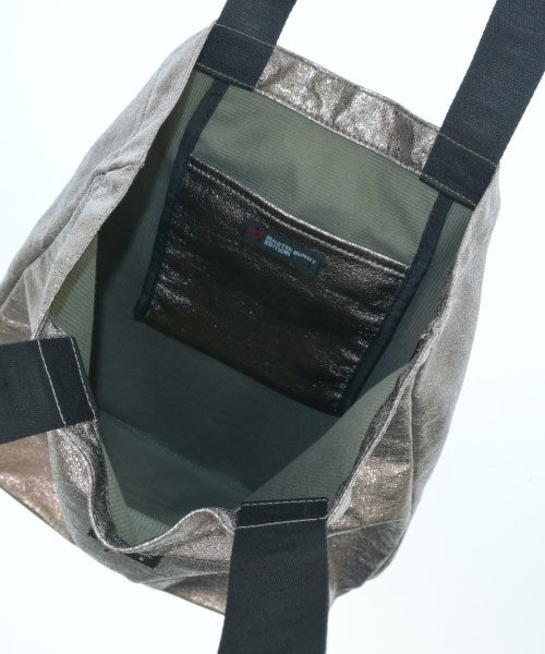 MASTER BUNNY EDITION กระเป๋าถือขนาดใหญ่