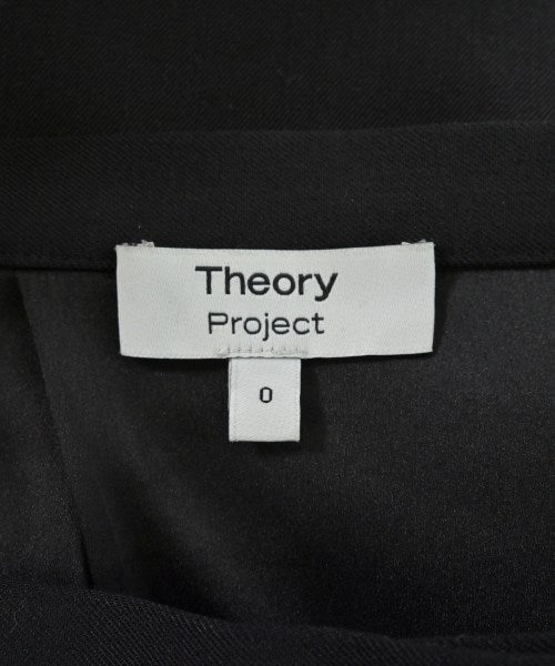 Theory Project กระโปรงยาวถึงเข่า