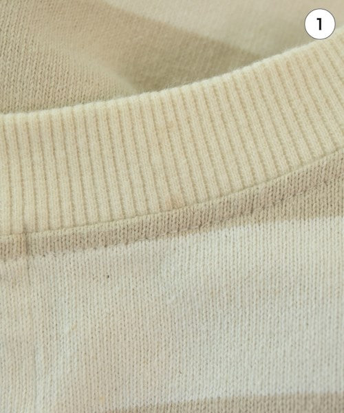 WHITE เสื้อยืด/เสื้อท็อปส์