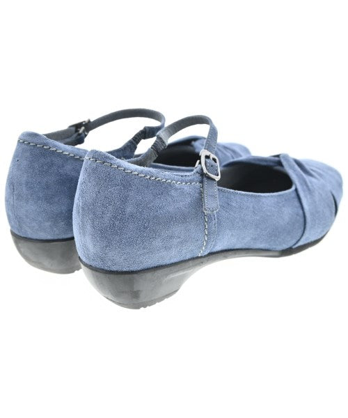 pedala รองเท้าส้นสูง