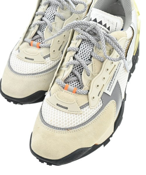 RUN OF รองเท้าผ้าใบ