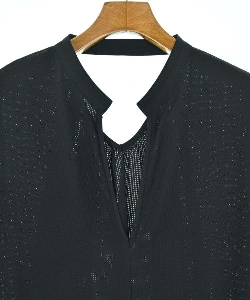 LIFiLL เสื้อยืด/เสื้อท็อปส์