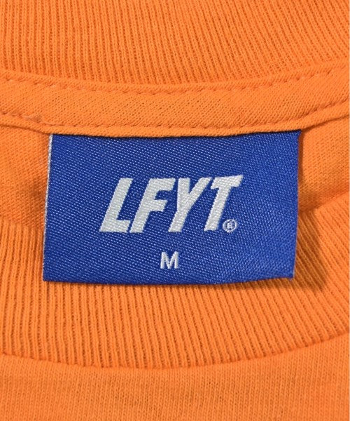 LYFT เสื้อยืด/เสื้อท็อปส์