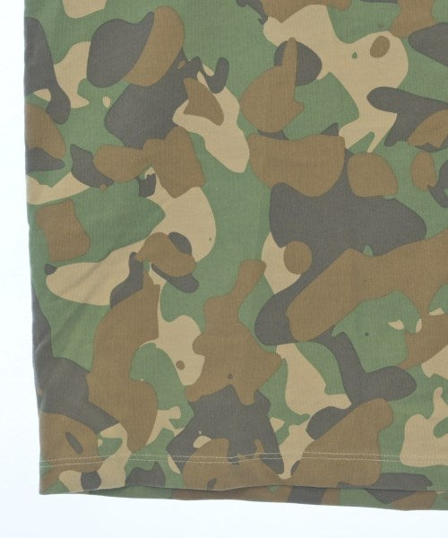 LYFT เสื้อยืด/เสื้อท็อปส์