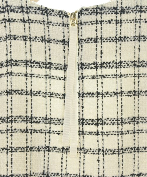 THREE SQUARE เสื้อกั๊ก