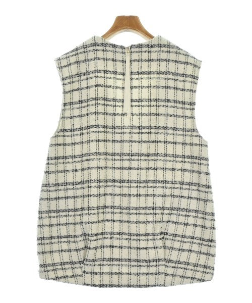 THREE SQUARE เสื้อกั๊ก