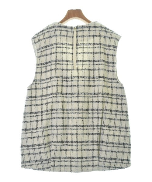 THREE SQUARE เสื้อกั๊ก