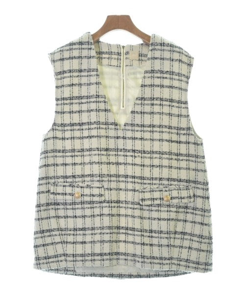 THREE SQUARE เสื้อกั๊ก