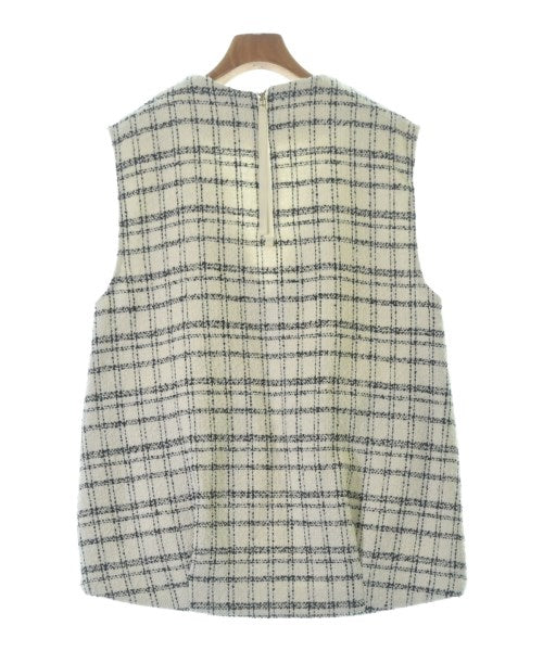 THREE SQUARE เสื้อกั๊ก