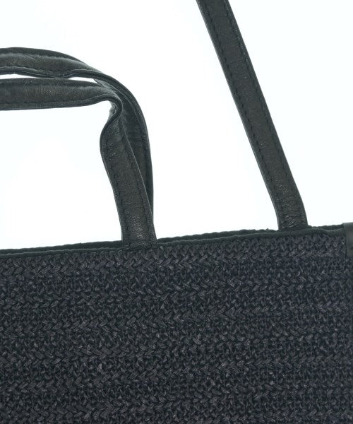 THREE SQUARE กระเป๋าถือขนาดใหญ่