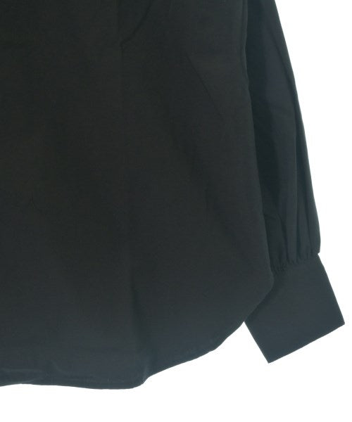 THREE SQUARE เสื้อสตรี