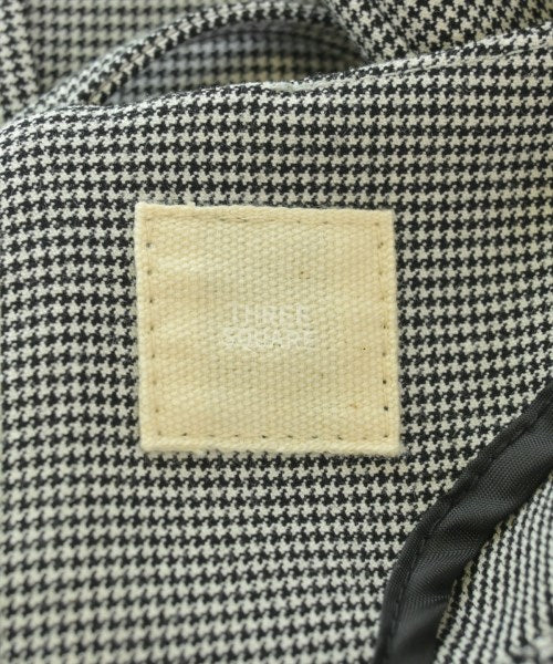 THREE SQUARE เสื้อสตรี