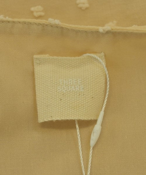 THREE SQUARE เสื้อสตรี