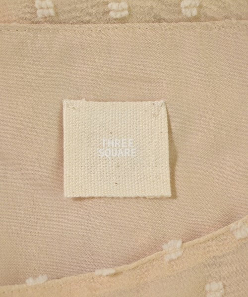 THREE SQUARE เสื้อสตรี