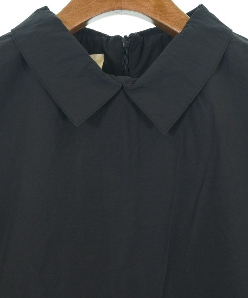 THREE SQUARE เสื้อสตรี