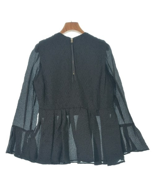 THREE SQUARE เสื้อสตรี