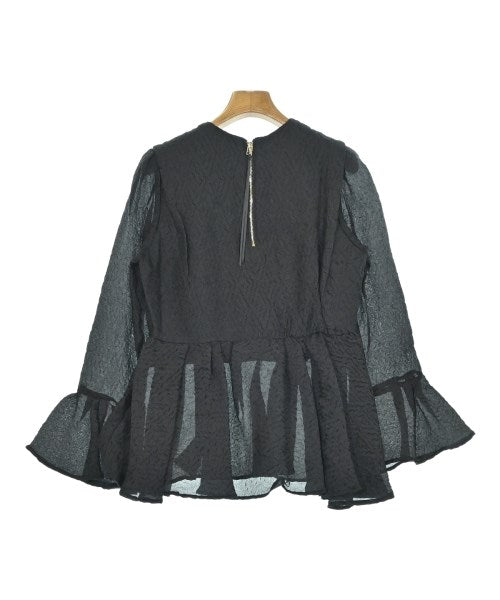 THREE SQUARE เสื้อสตรี