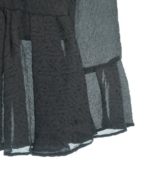 THREE SQUARE เสื้อสตรี