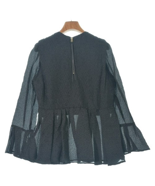 THREE SQUARE เสื้อสตรี