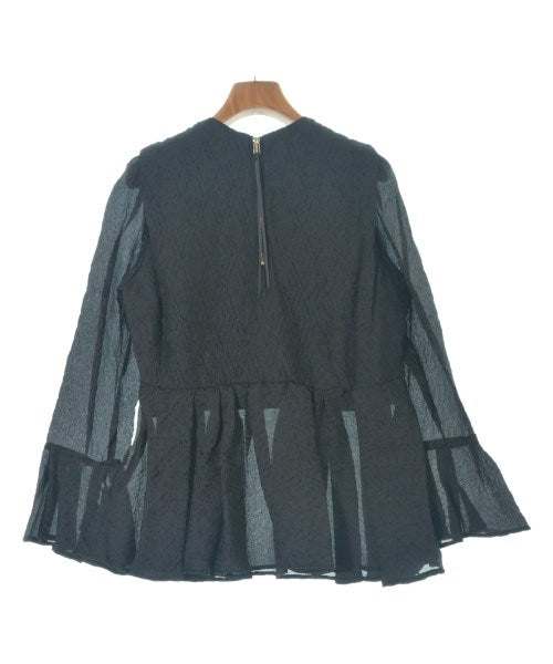THREE SQUARE เสื้อสตรี