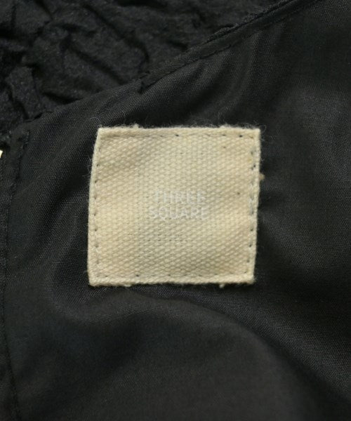 THREE SQUARE เสื้อสตรี