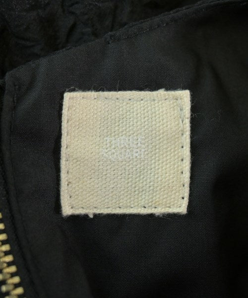 THREE SQUARE เสื้อสตรี