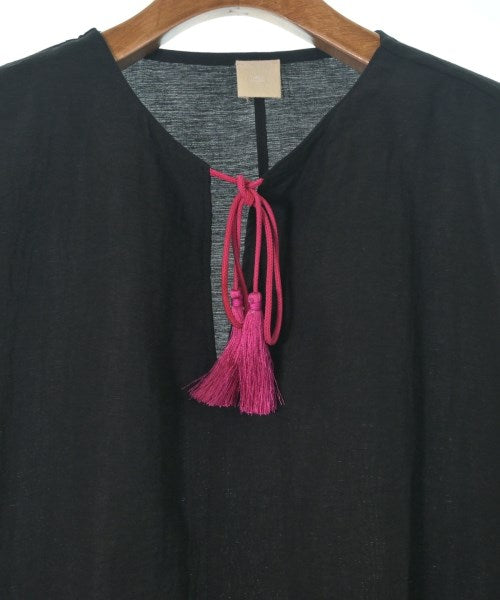 THREE SQUARE เสื้อสตรี