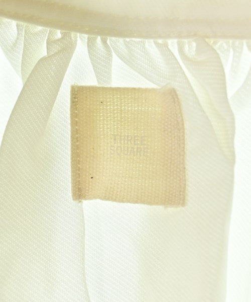 THREE SQUARE เสื้อสตรี