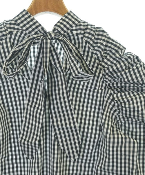 THREE SQUARE เสื้อสตรี
