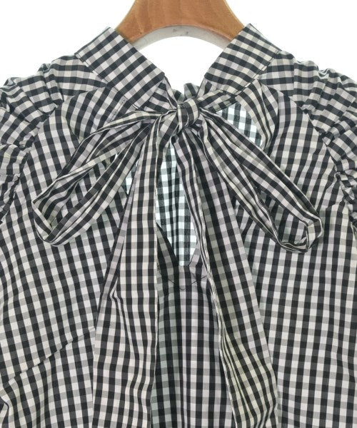 THREE SQUARE เสื้อสตรี