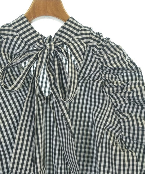 THREE SQUARE เสื้อสตรี