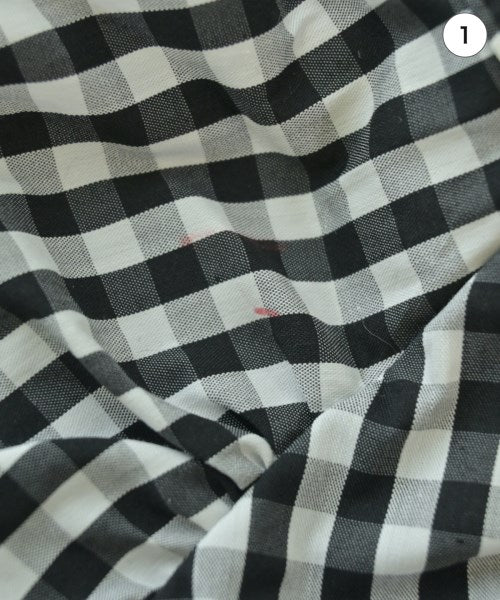 THREE SQUARE เสื้อสตรี