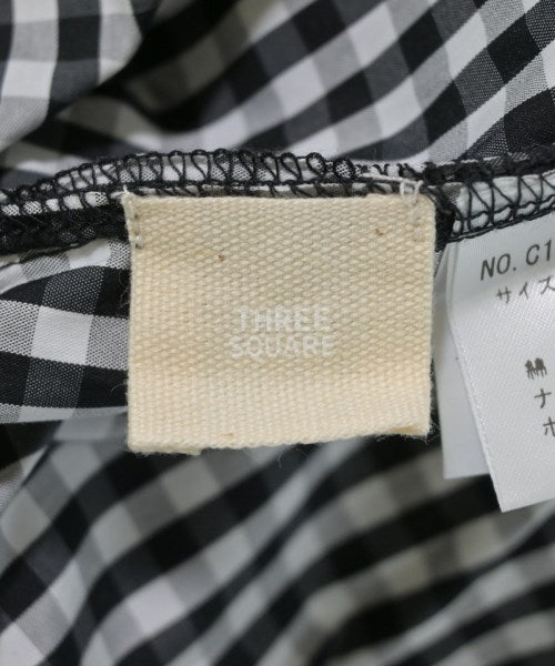 THREE SQUARE เสื้อสตรี