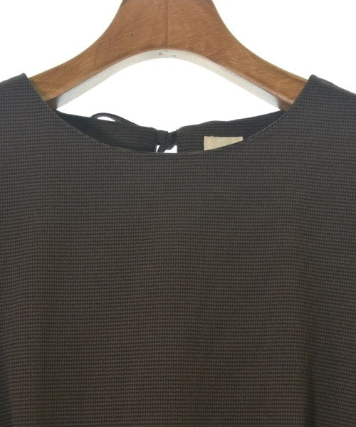 THREE SQUARE เสื้อสตรี