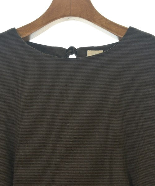 THREE SQUARE เสื้อสตรี