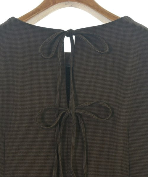 THREE SQUARE เสื้อสตรี