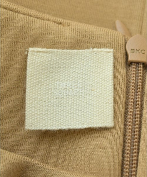 THREE SQUARE เสื้อสตรี