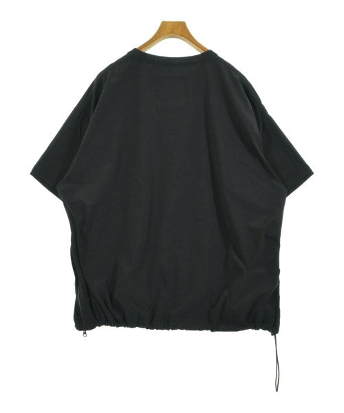 UNTRACE เสื้อลำลอง