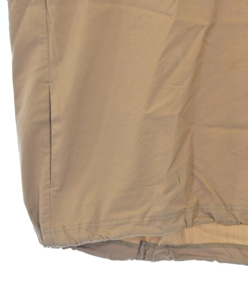 UNTRACE เสื้อยืด/เสื้อท็อปส์
