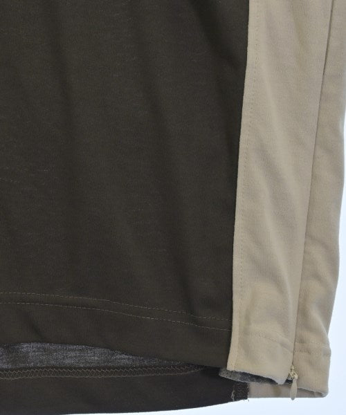 UNTRACE เสื้อยืด/เสื้อท็อปส์