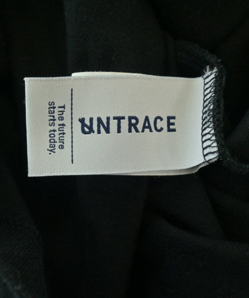 UNTRACE เสื้อยืด/เสื้อท็อปส์