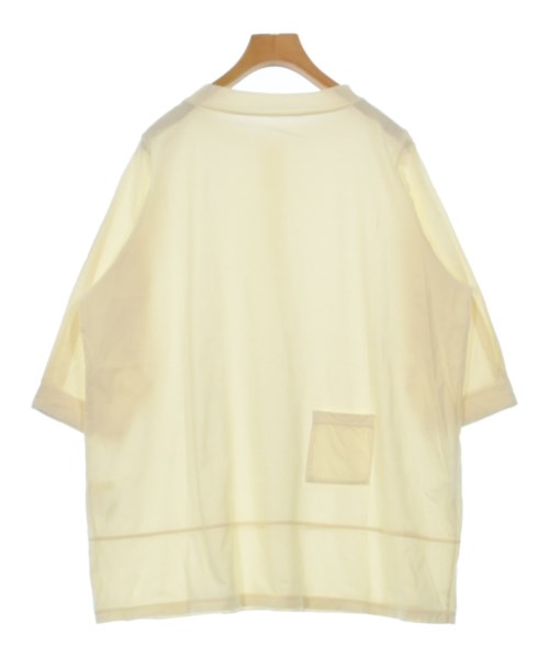 in leaf เสื้อยืด/เสื้อท็อปส์