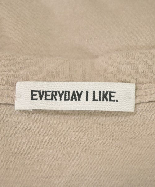 EVERYDAY I LIKE เสื้อยืด/เสื้อท็อปส์