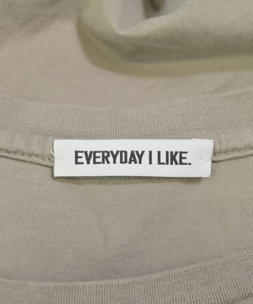 EVERYDAY I LIKE เสื้อยืด/เสื้อท็อปส์